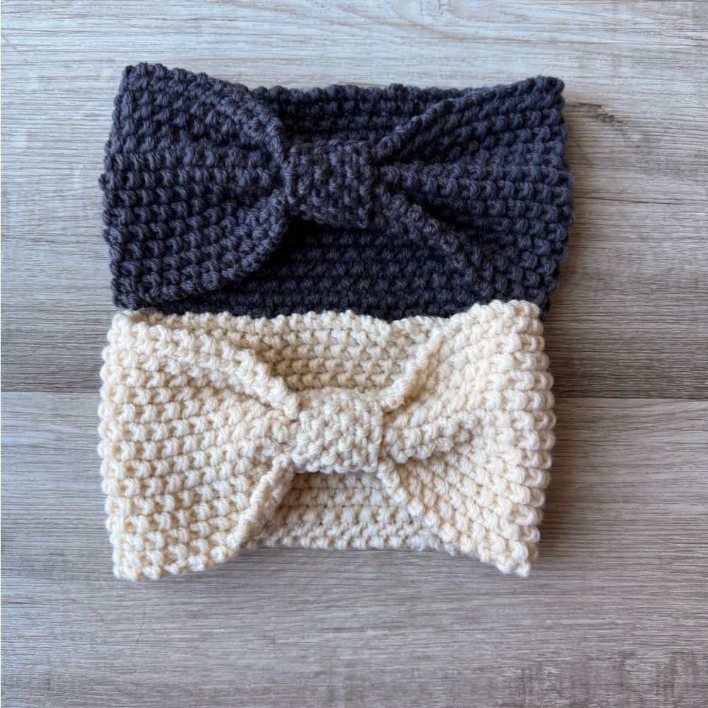 Chunky Knit Hair Accessories (1) Dark Gray and‎ (1) Soft Cream